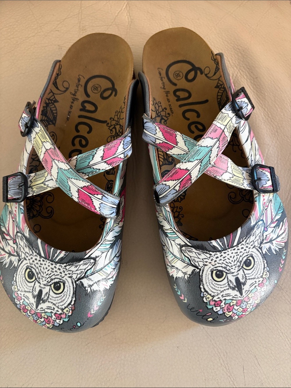 Calceo Women’s Gray Floral Owl Clog with Pink & Mint Accents - Picture 3 of 7